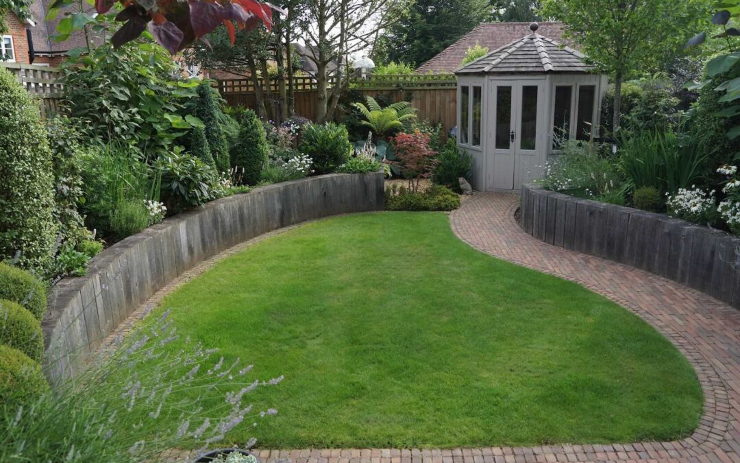 The Little Curved Garden